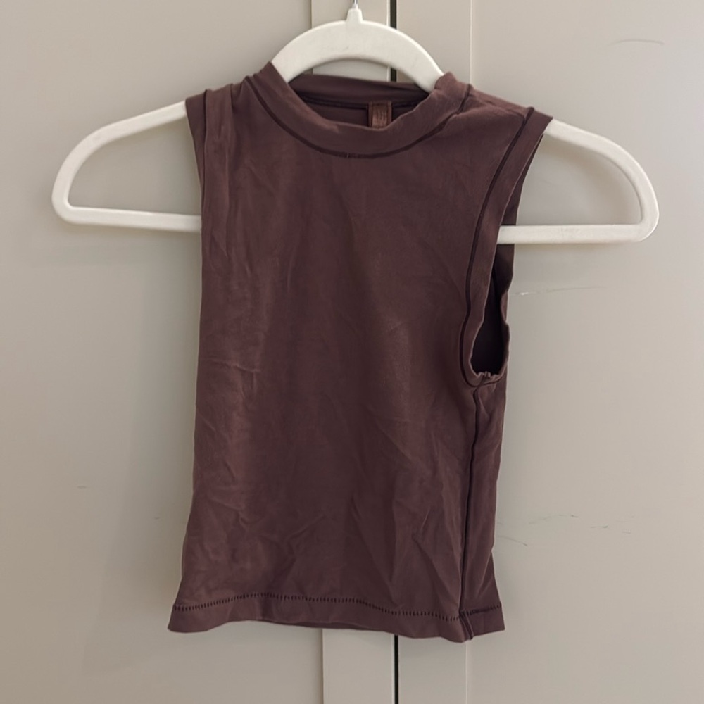 SKIMS maroon tank top